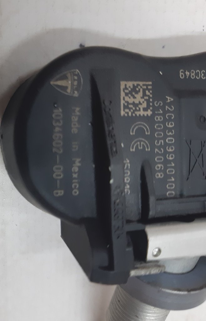 Датчик давления в шинах TPMS 433 MHz (SILVER WITH SILVER CAP) Tesla model X 3 S REST 1034602-00-C